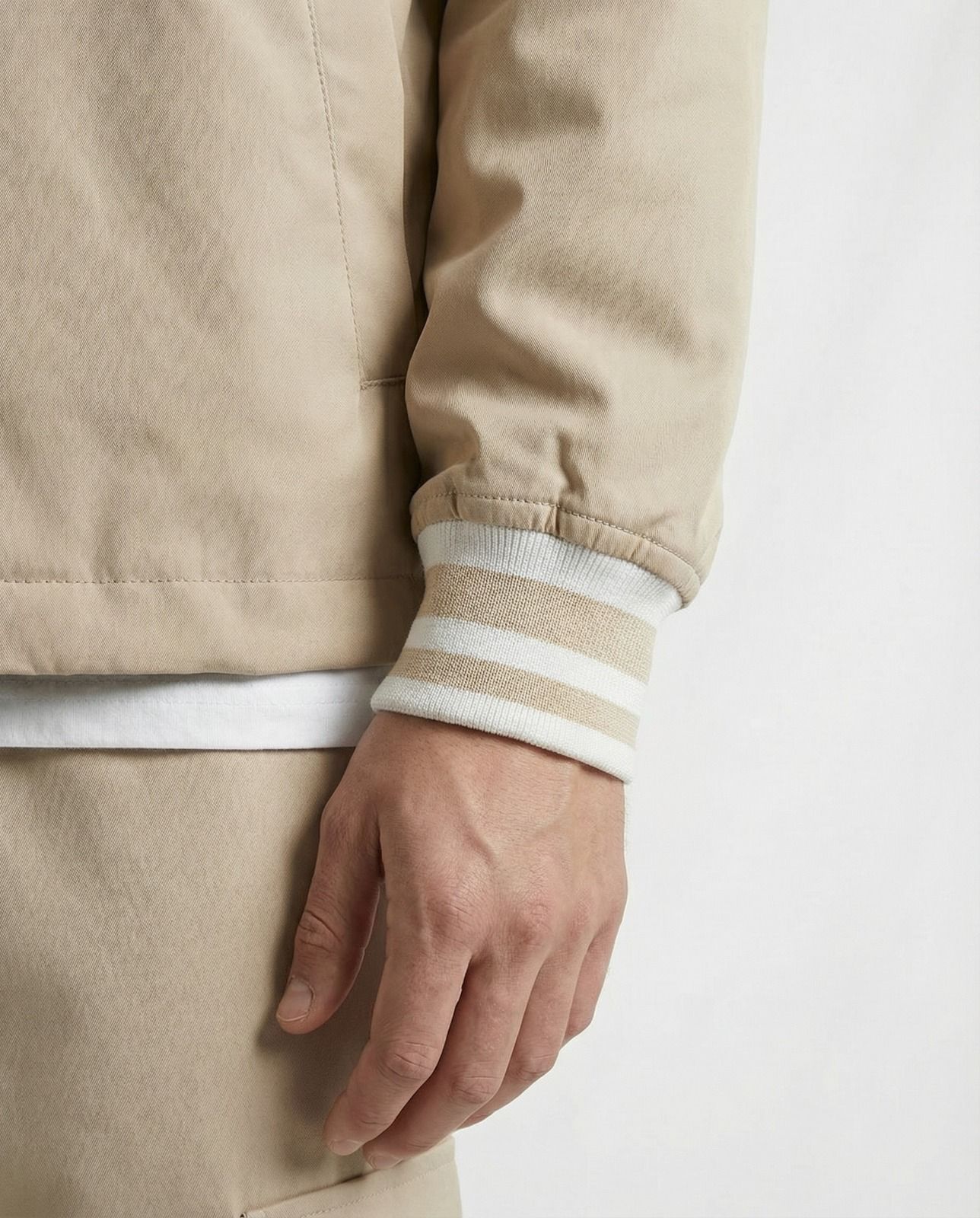 CHAQUETA CON CORDONES AJUSTABLES - Imagen 3