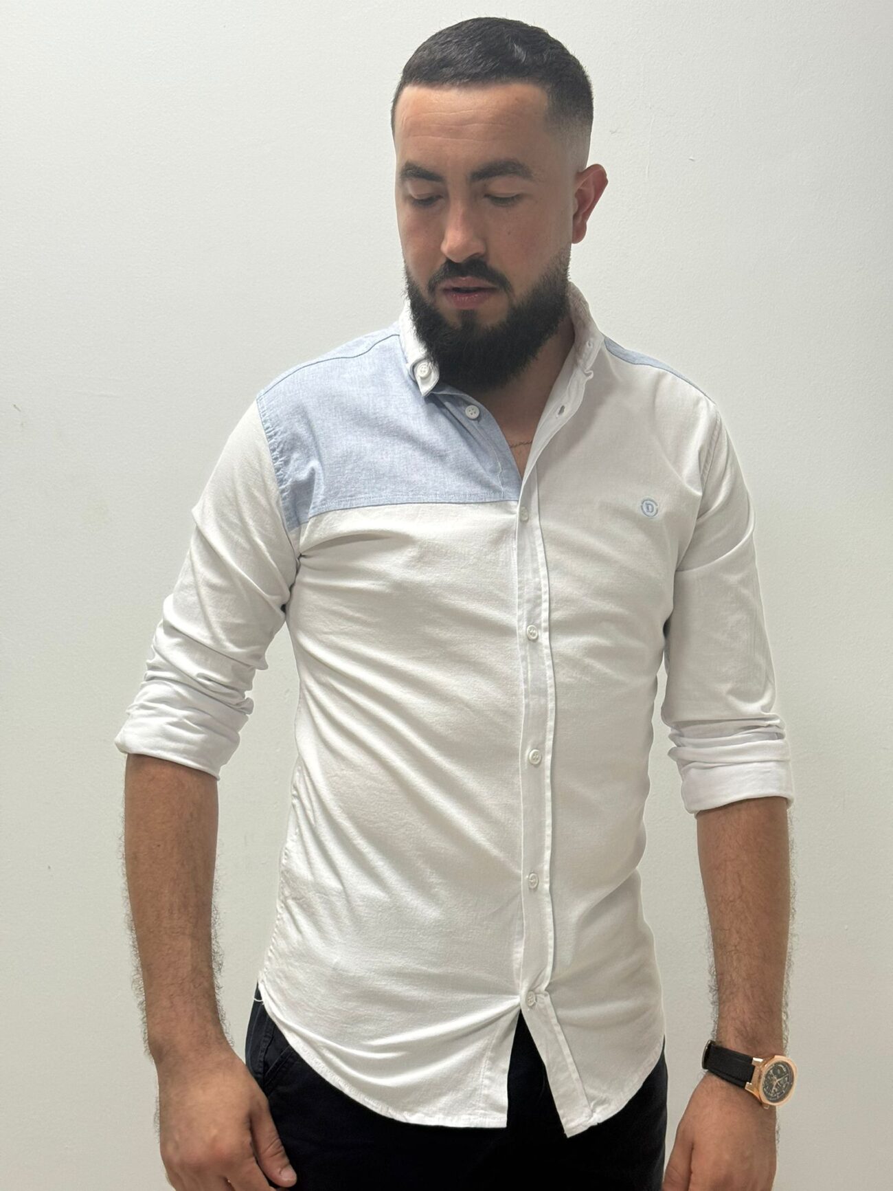 Camisa slim fit con diseño de contraste - Imagen 7
