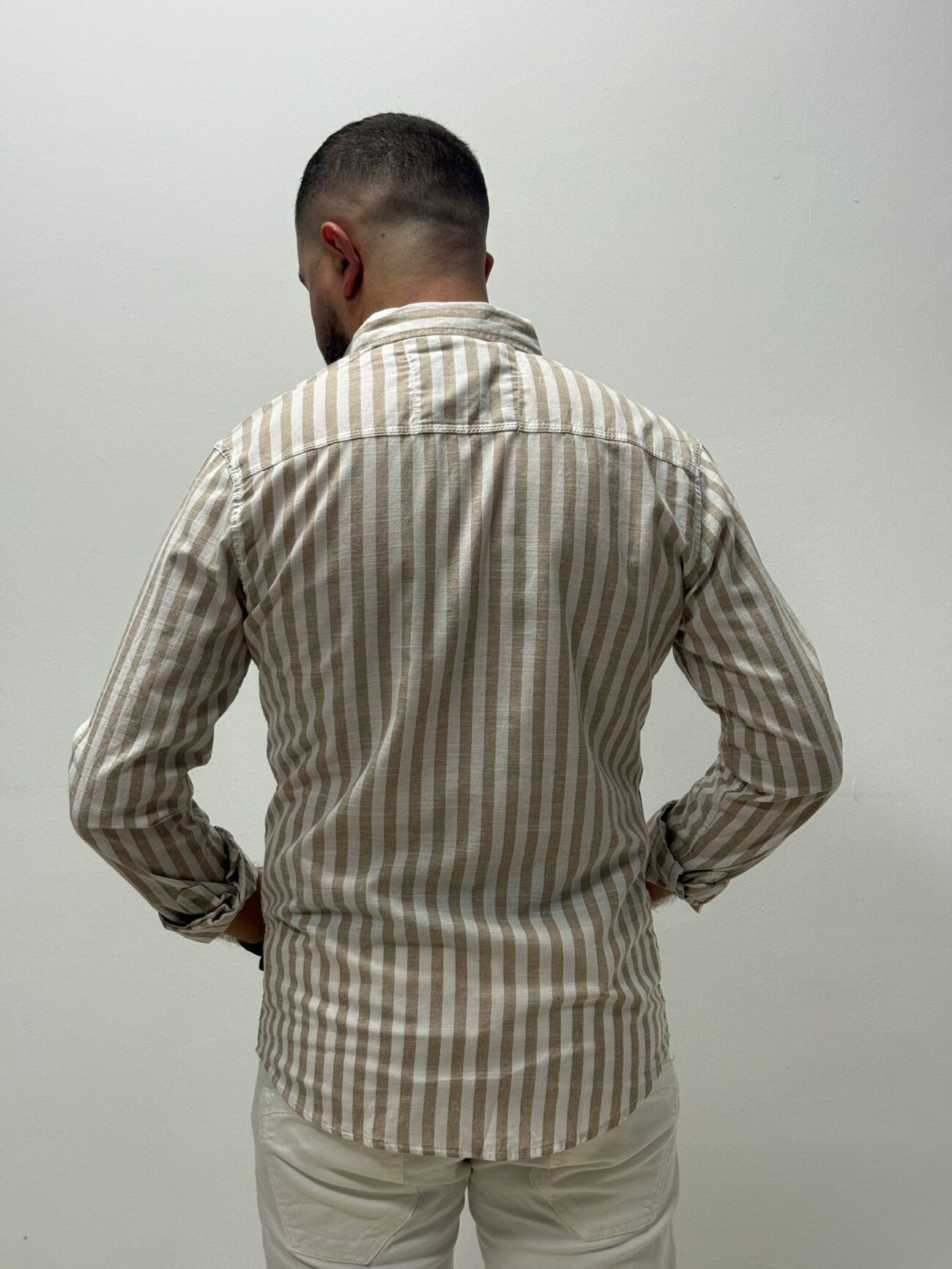 Camisa de corte recto con rayas verticales anchas - Imagen 10