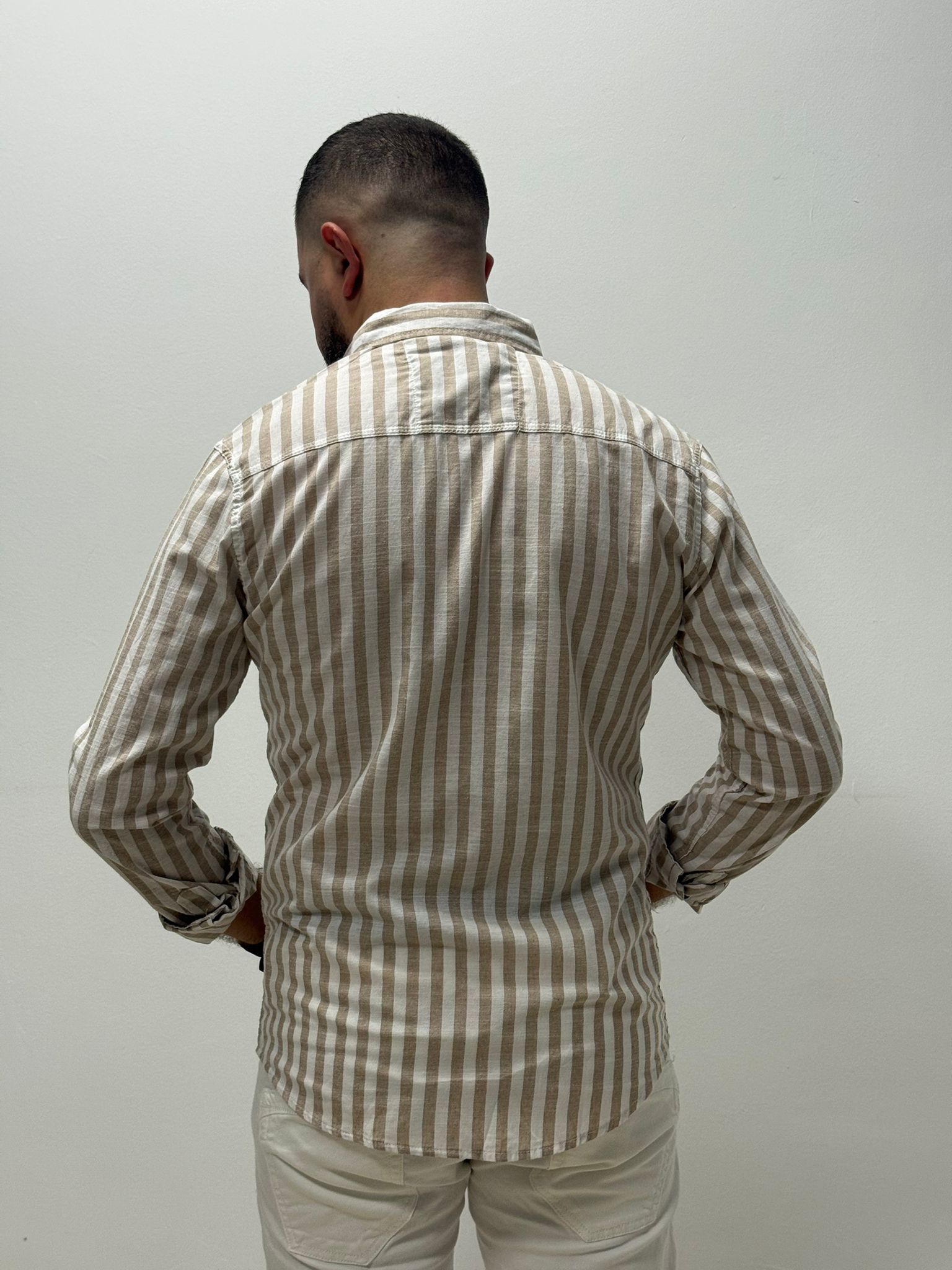 Camisa de corte recto con rayas verticales anchas - Imagen 10