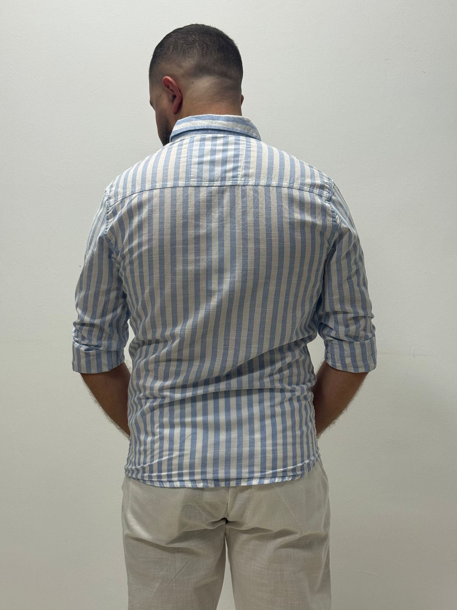 Camisa de corte recto con rayas verticales anchas - Imagen 5