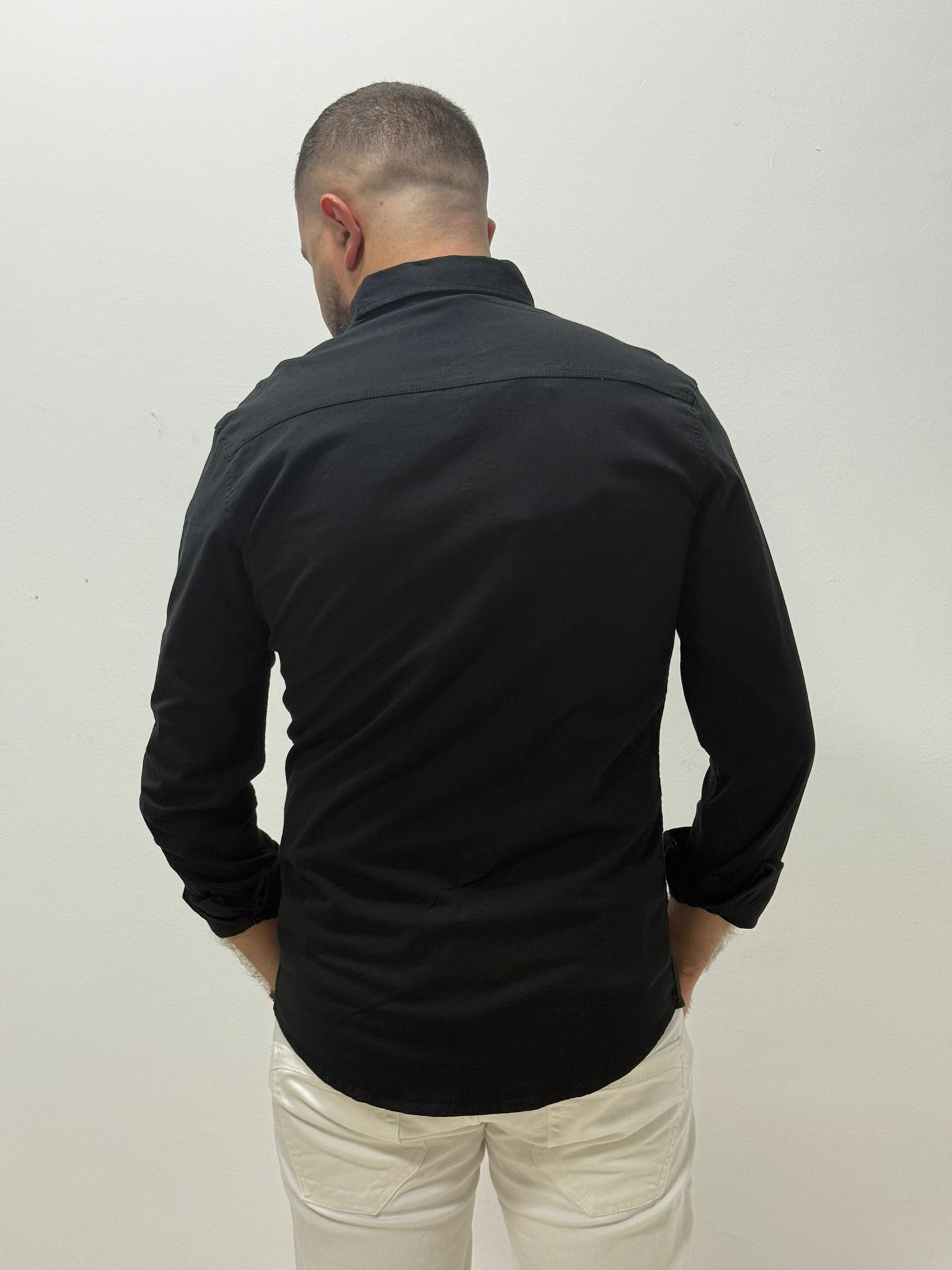 Camisa slim fit de diseño ajustado - Imagen 2